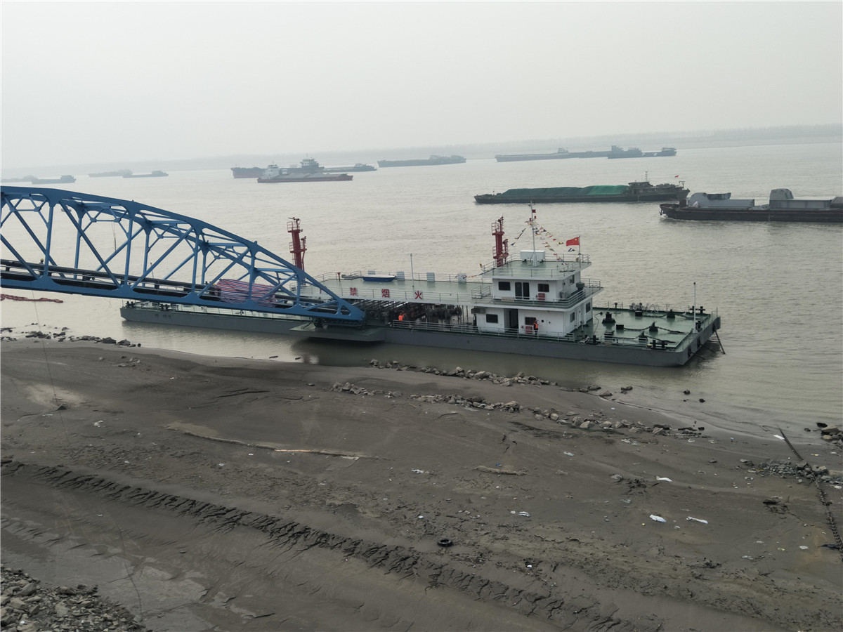 岳陽(yáng)70、90米油化船2